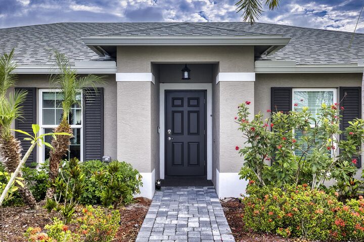 Property Photo:  375 SW Vista Lake Drive  FL 34953 