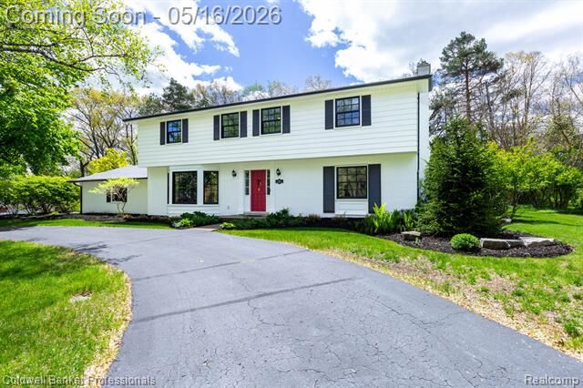 Property Photo:  605 Apple Hill Lane  MI 48306 