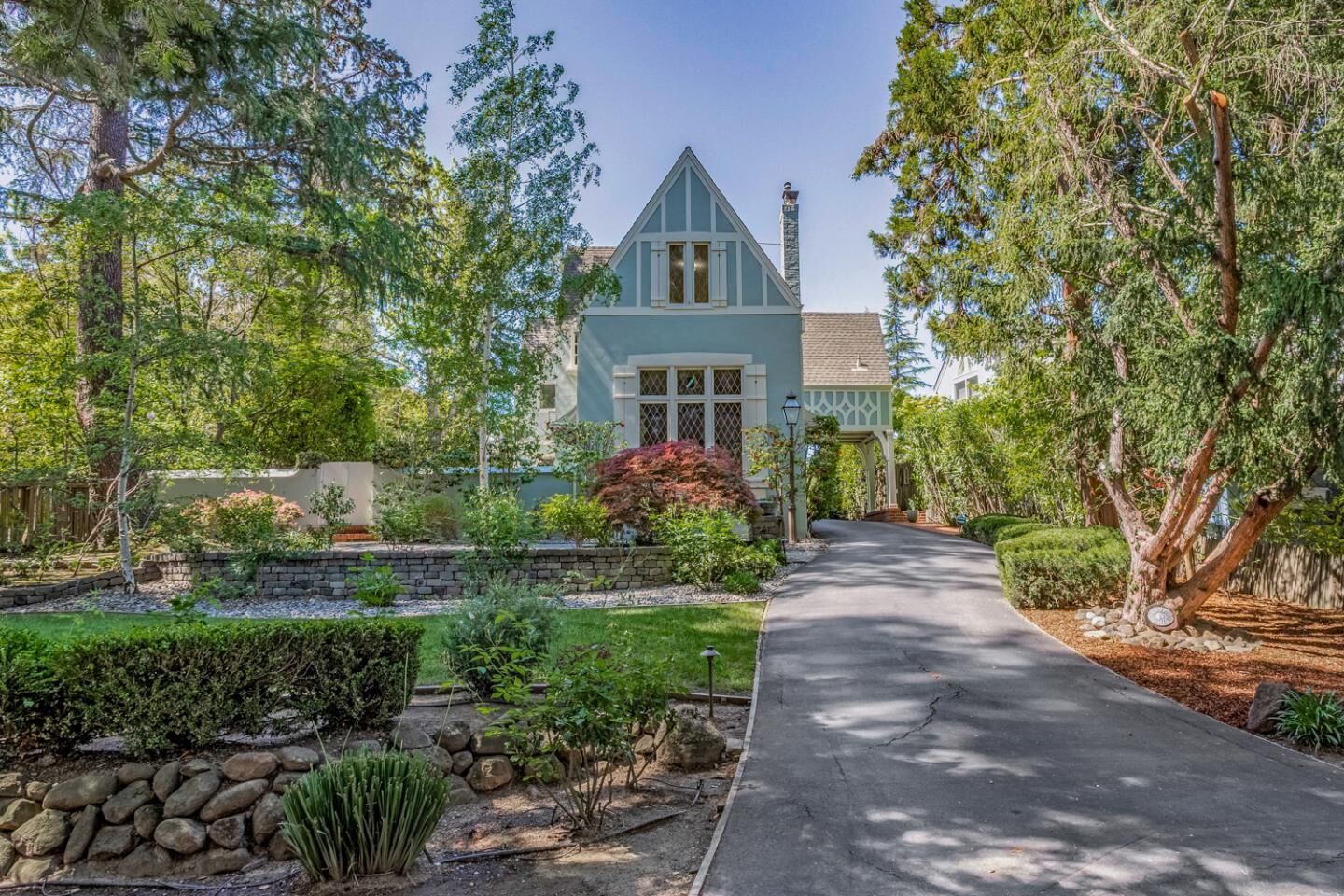 Property Photo:  641 Crescent Avenue  CA 94402 