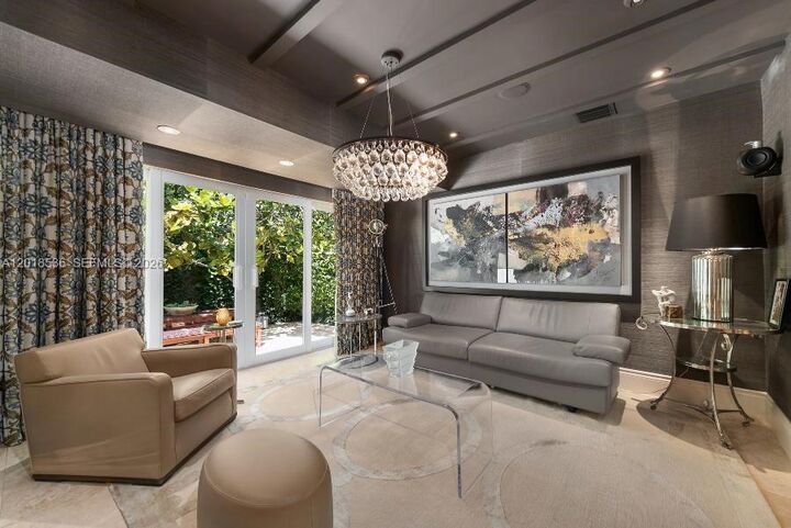 Property Photo: 830 E Dilido Dr FL 33139