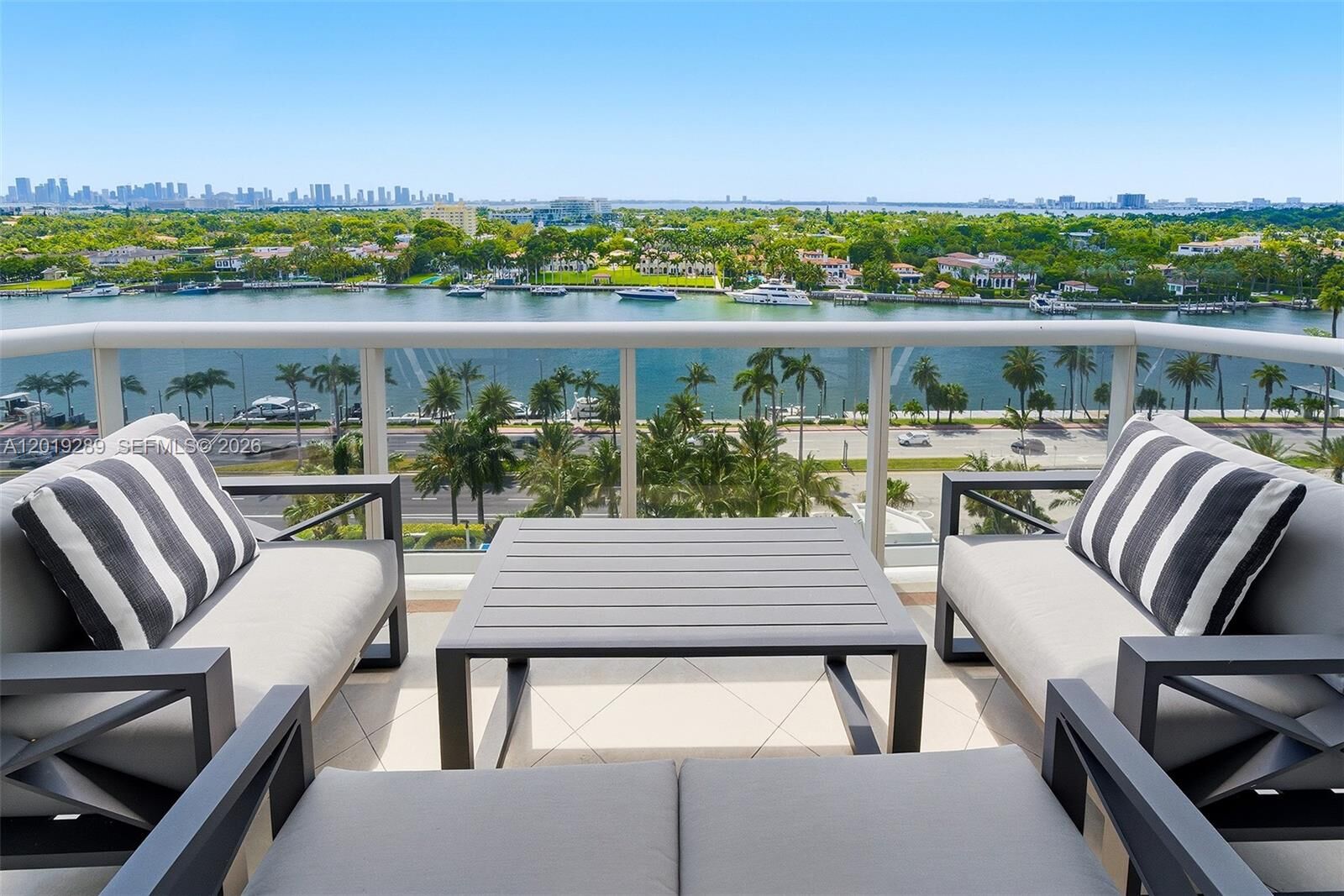 Property Photo:  4779 Collins Ave 1206  FL 33140 