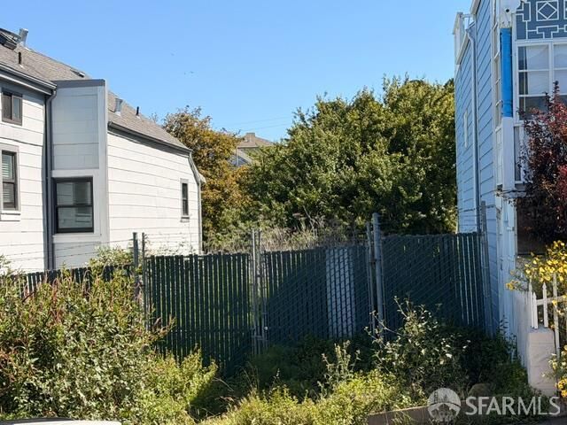 Property Photo: 1528 Newcomb Avenue CA 94124