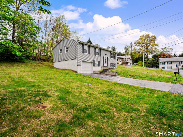 Property Photo:  11 Hale Drive  CT 06401 
