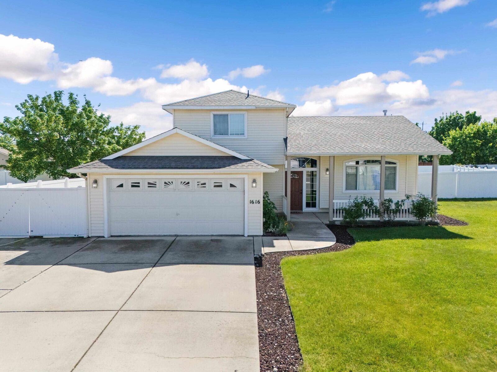 Property Photo: 1616 N Rio Grande Ln WA 99016