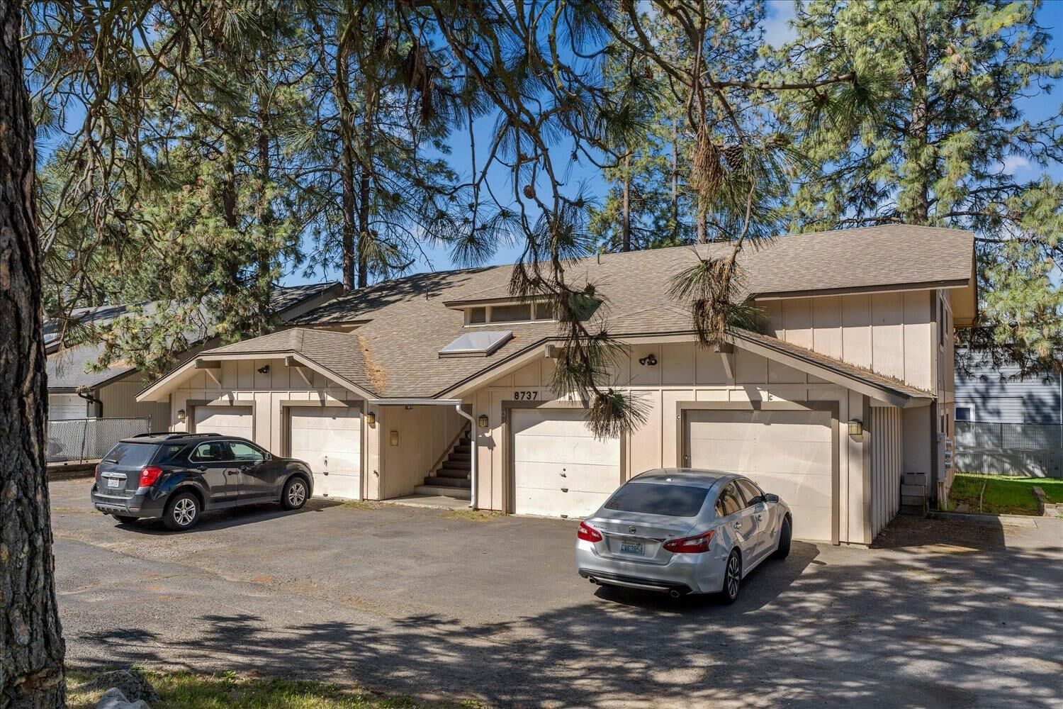 Property Photo: 8737 N Colton St WA 99218