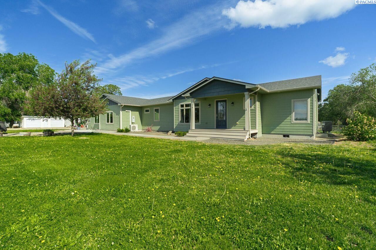 Property Photo:  573 E Sunset Dr  WA 99323 