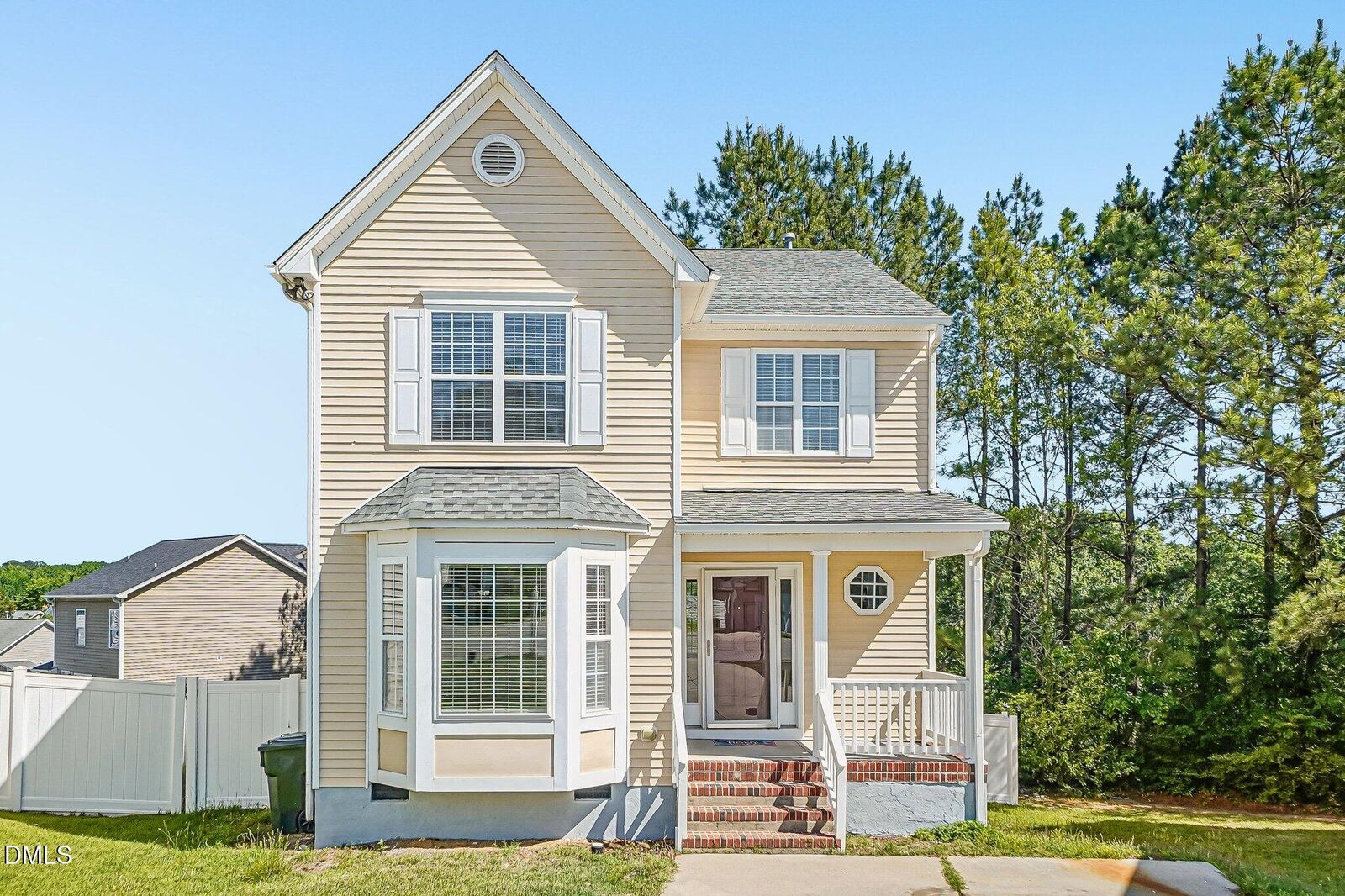 Property Photo: 1404 Springshire Court NC 27610