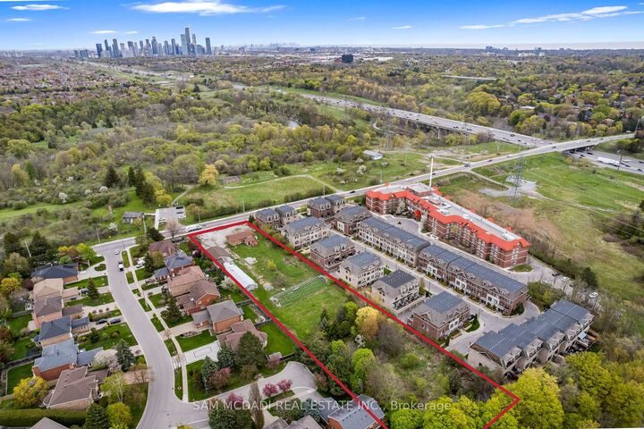 Property Photo:  4410 Mississauga Road  ON L5M 7C8 