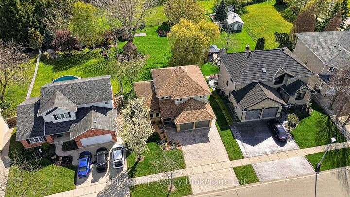 89 Lindsay Road — photo 1