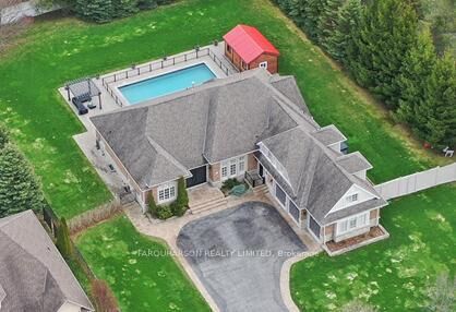 21 Country Club Crescent — photo 1