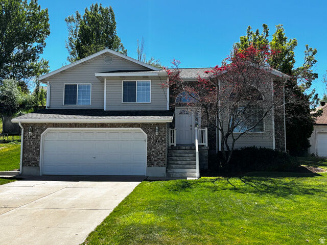 Property Photo:  960 E 3400 N  UT 84040 