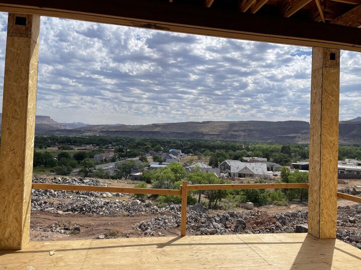 Property Photo:  709 S 1360 W  UT 84737 