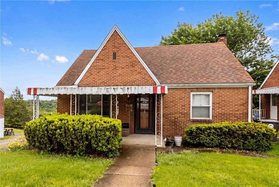 Property Photo:  3680 Oakleaf  PA 15227 