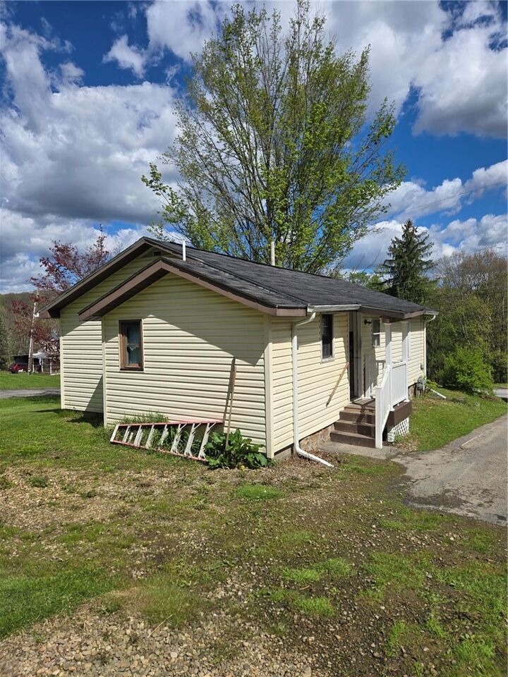 Property Photo:  124 Tingley Lane  PA 16323 