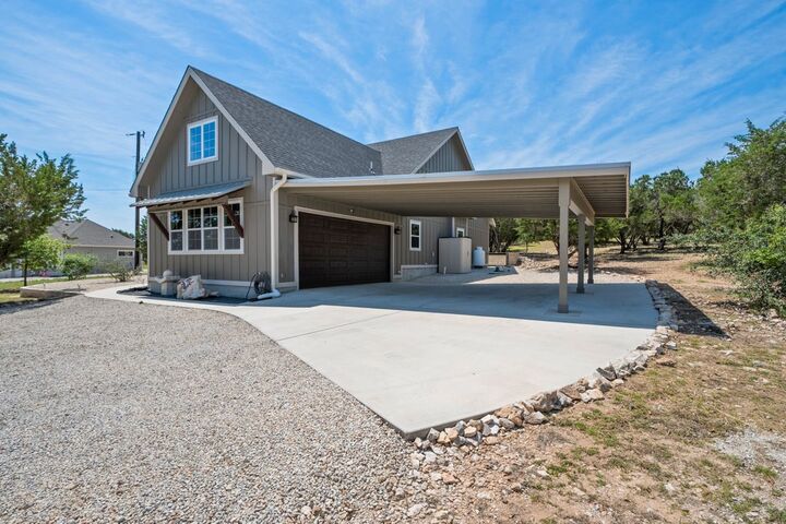 Property Photo: 411 Eagle Lane TX 78623