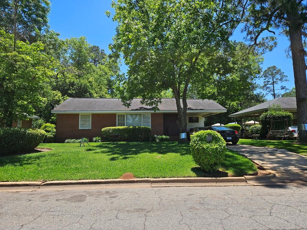 Property Photo:  1718 Greenvale Road  GA 31707 