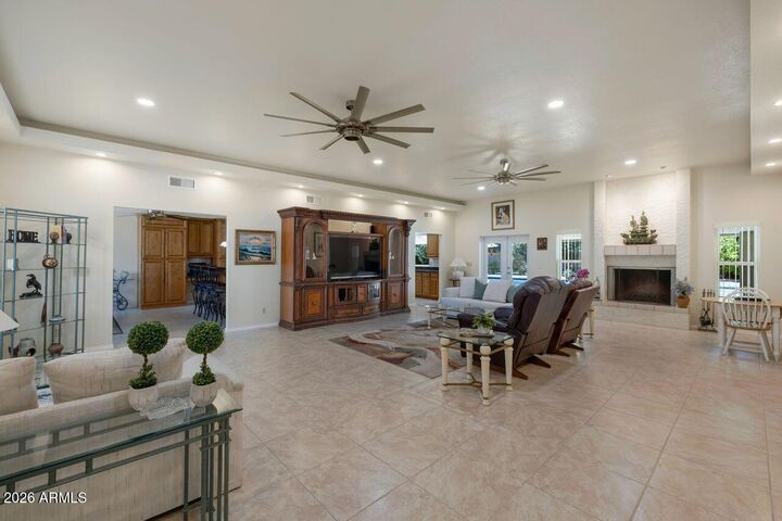 Property Photo:  7618 W John Cabot Road  AZ 85308 