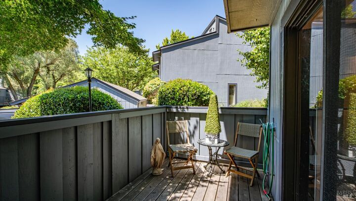 Property Photo:  5 Love Court  CA 94930 