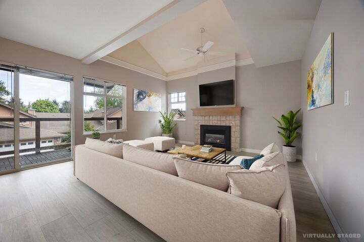 Property Photo:  5201 Oakmount Crescent 7  BC V5H 4S8 
