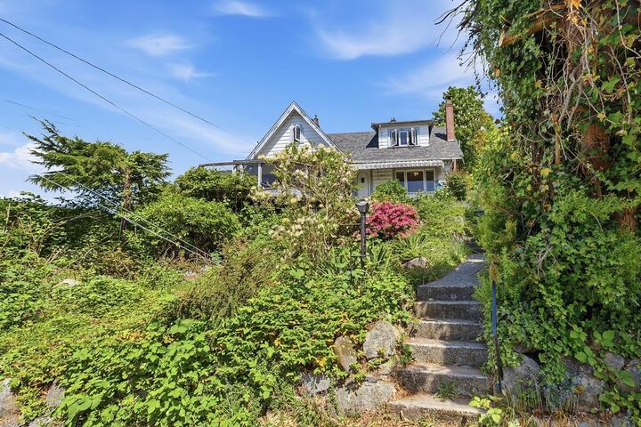 Property Photo: 1013 Duchess Avenue BC V7T 1G8