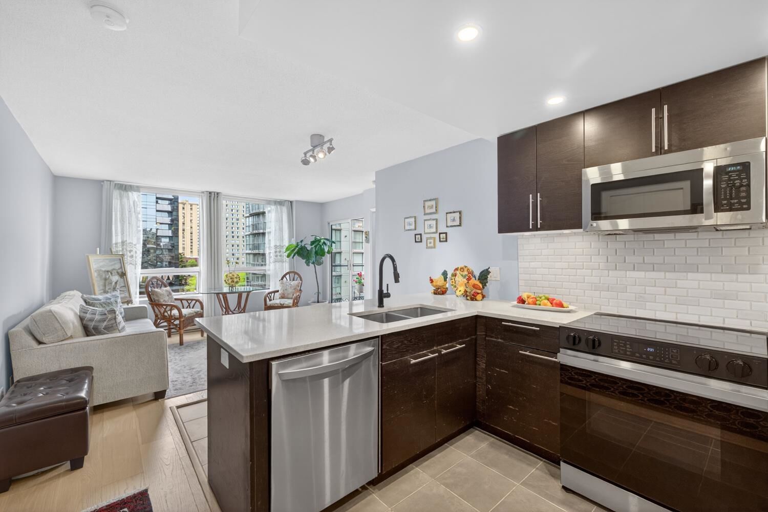 Property Photo: 811 Helmcken Street 1005 BC V6Z 1B1