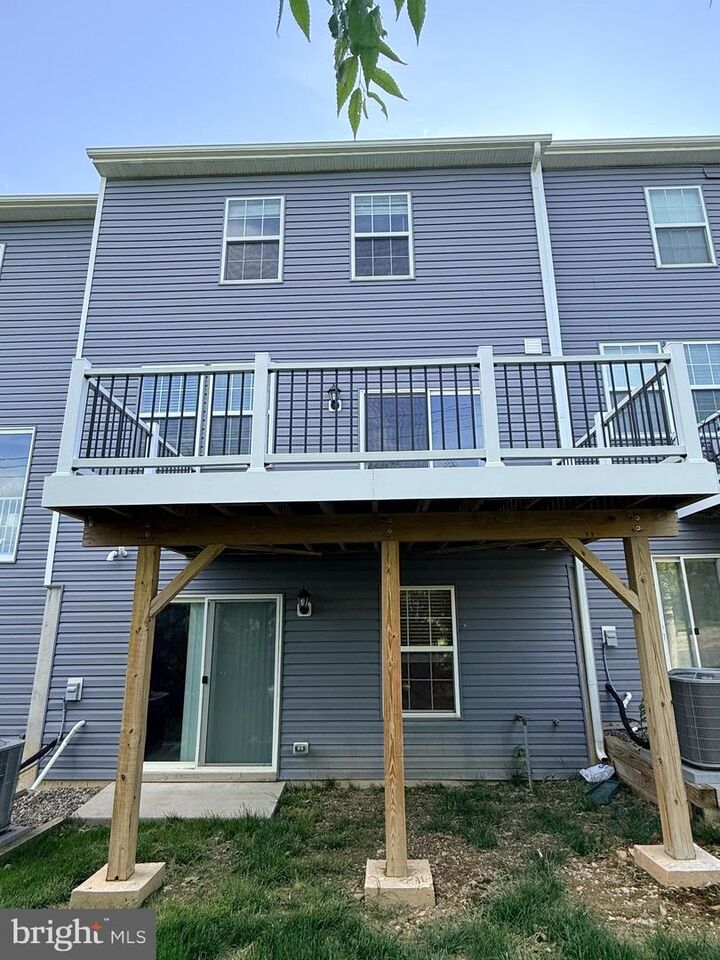 Property Photo:  1047 Turnstone Drive  PA 18051 