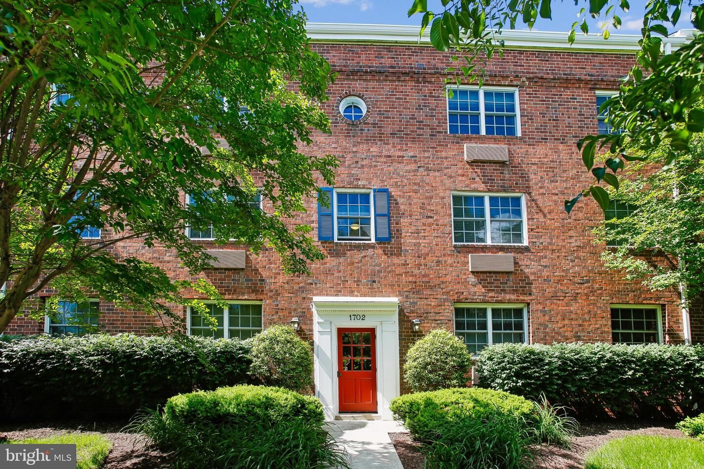 Property Photo:  1702 W Abingdon Drive 201  VA 22314 