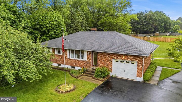 Property Photo: 40 Rawlings Drive DE 19701