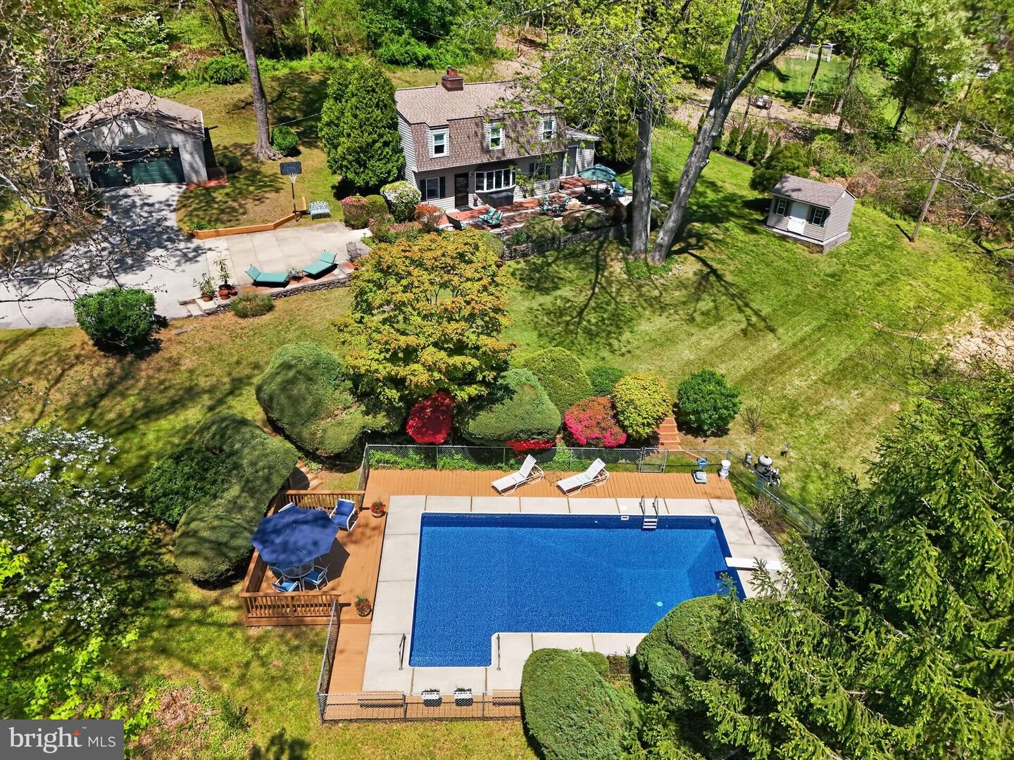 Property Photo:  1231 Robin Hill Road  PA 19063 