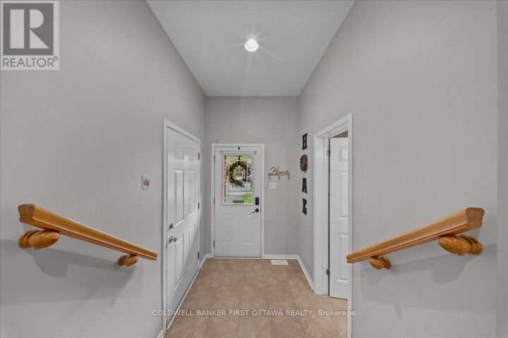 Property Photo:  218 Flamborough Way  ON K2W 1G5 