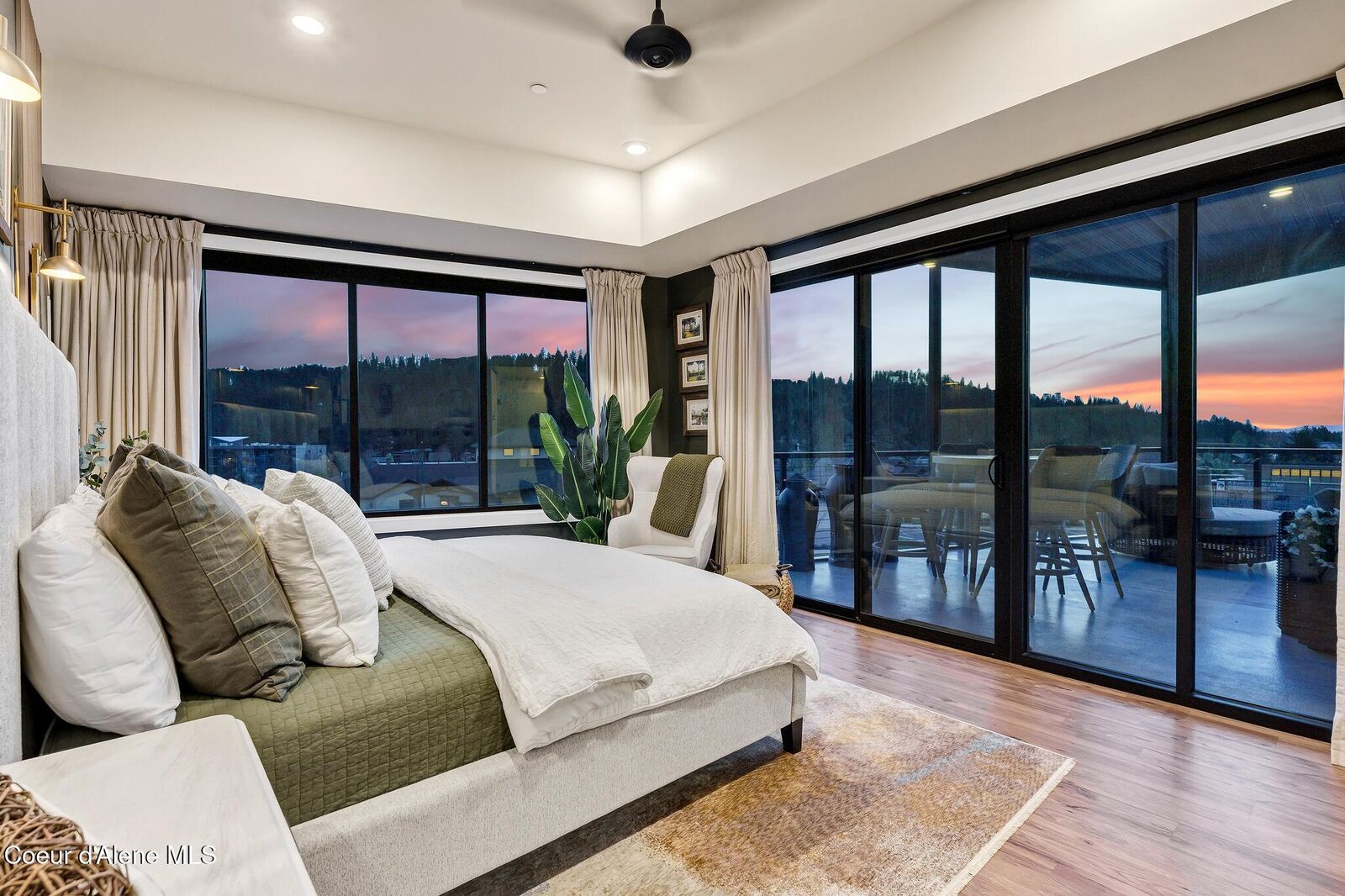 Property Photo:  1579 W Riverstone Dr Unit 301  ID 83814 