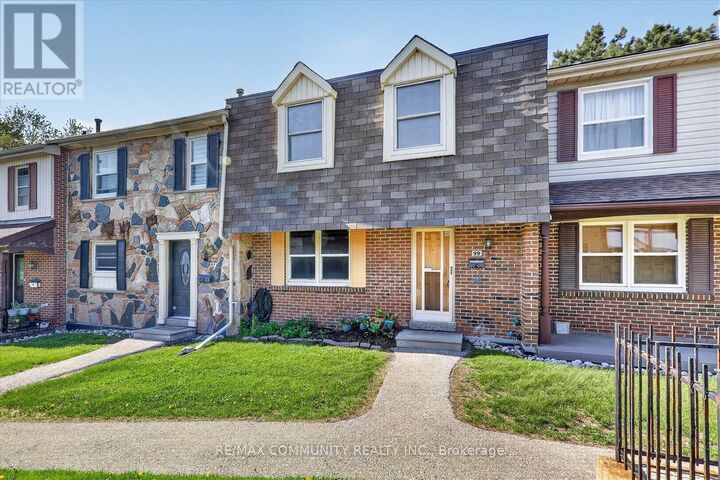 Property Photo: 91 L'Amoreaux Drive 99 ON M1W 2J8