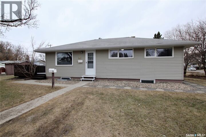 Property Photo:  303 Royal Street  SK S4R 4Y2 
