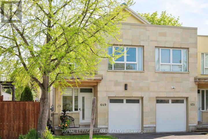 Property Photo: 649 Churchill Avenue North ON K1Z 5G2