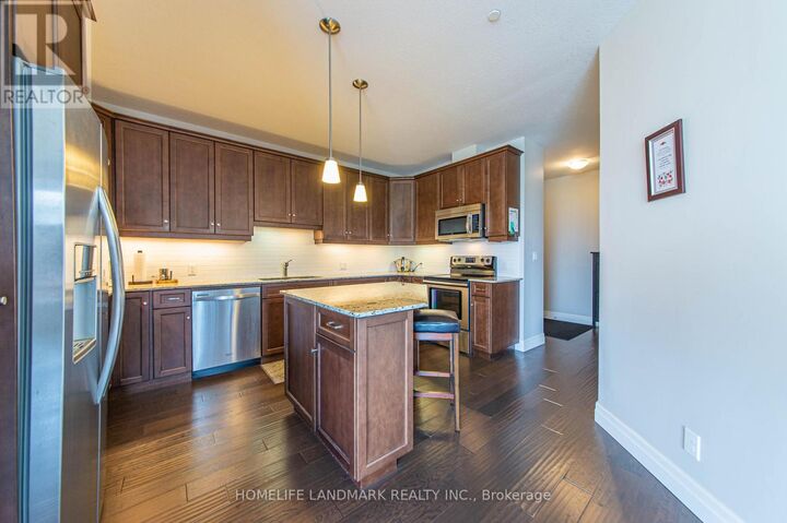 Property Photo:  223 Erb Street West 302  ON N2L 0B3 