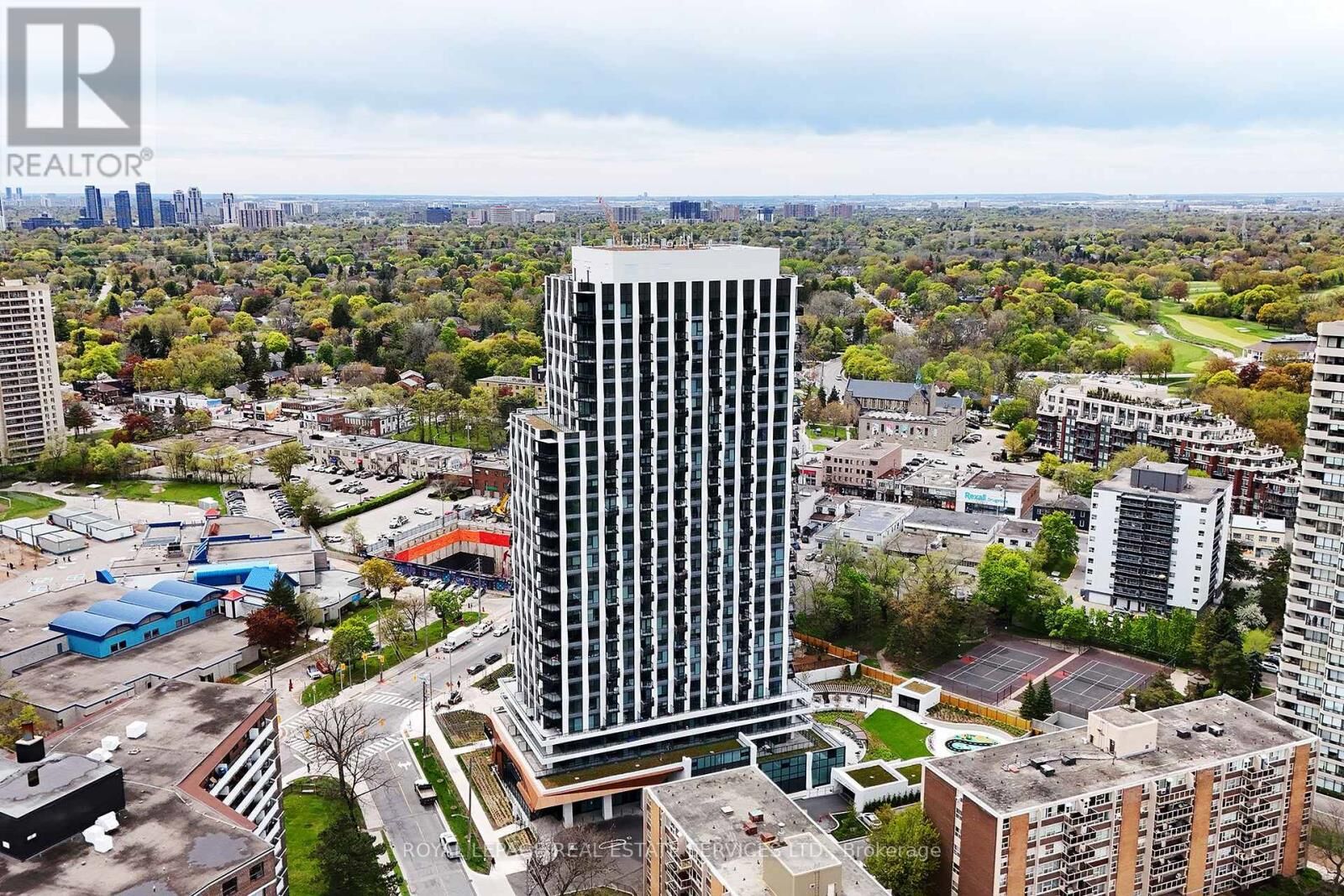 Property Photo: 60 Central Park Road Way 1207 ON M9A 0E6