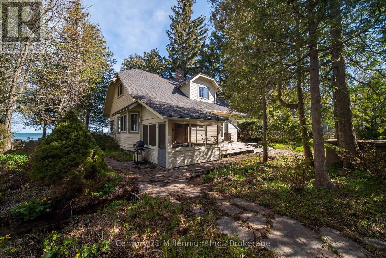 Property Photo: 54 Shipley Avenue ON N0H 2C5