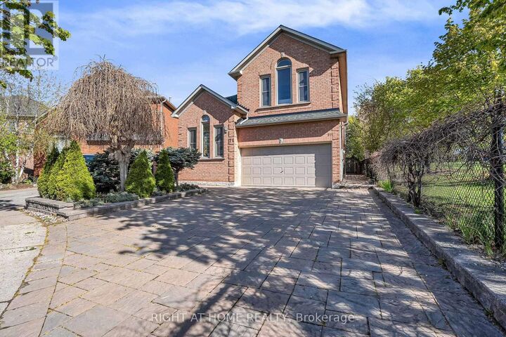 Property Photo: 71 Ventura Way ON L4J 7T4