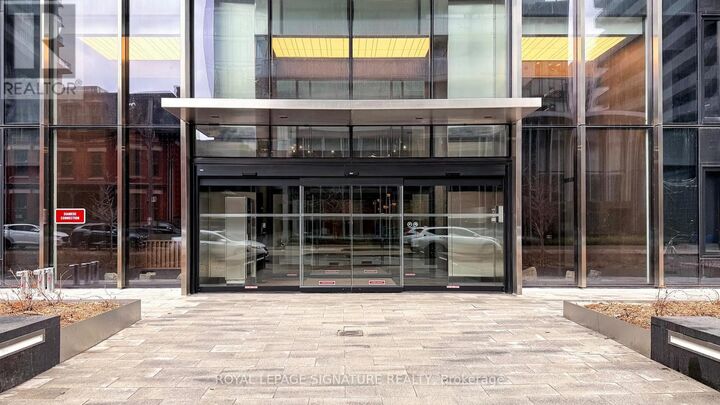 Property Photo:  61 Charles Street East 615  ON M4Y 0K7 