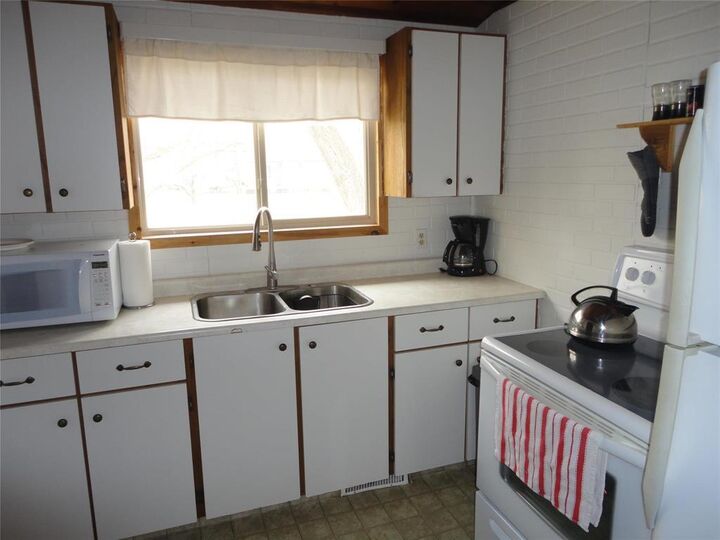 Property Photo:  31 Mansfield Avenue  MB R0C 2B0 