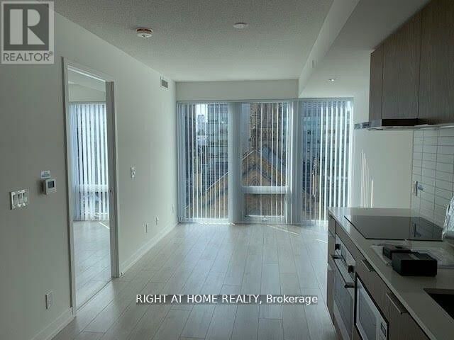 Property Photo: 60 Shuter Street 907 ON M5B 0B7