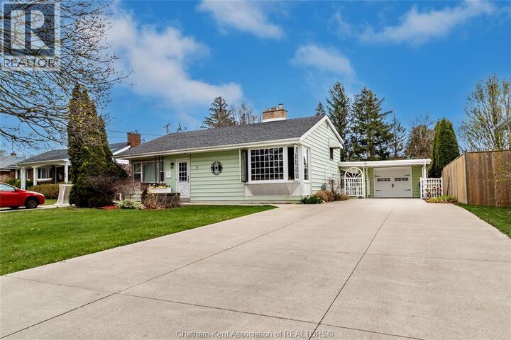 Property Photo:  32 Maple Street  ON N7L 2E6 