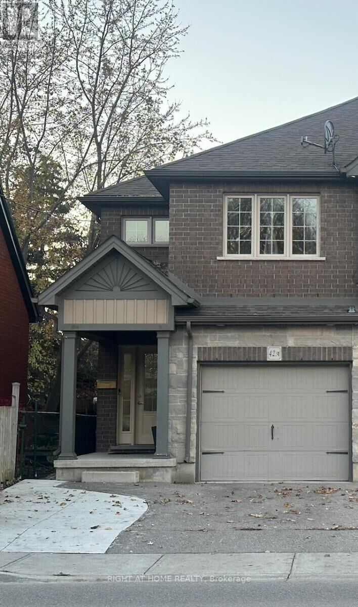 Property Photo:  42 St Paul Avenue A  ON N3T 4E6 
