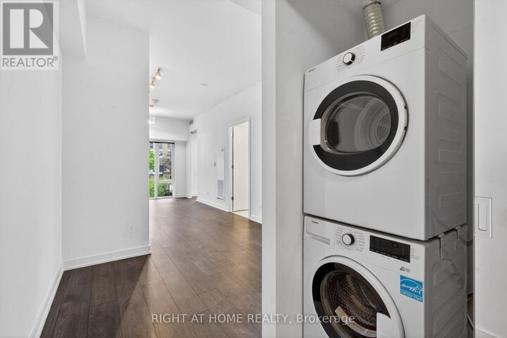 Property Photo:  3 Gloucester Street 512  ON M4Y 0C6 