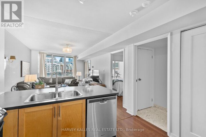 Property Photo:  650 Queens Quay West 803  ON M5V 3N2 
