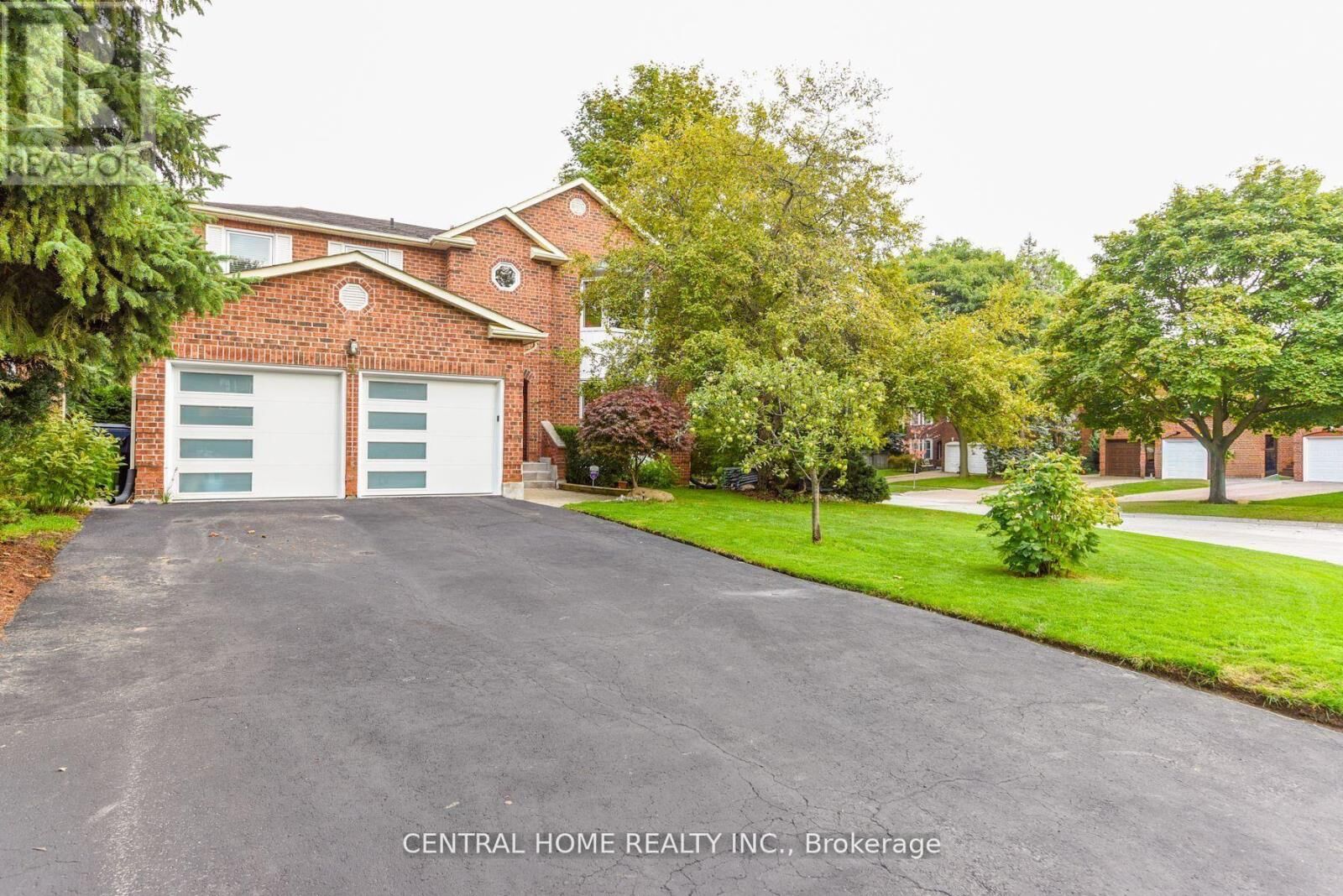 Property Photo:  4 Robaldon Road  ON M9A 5A7 