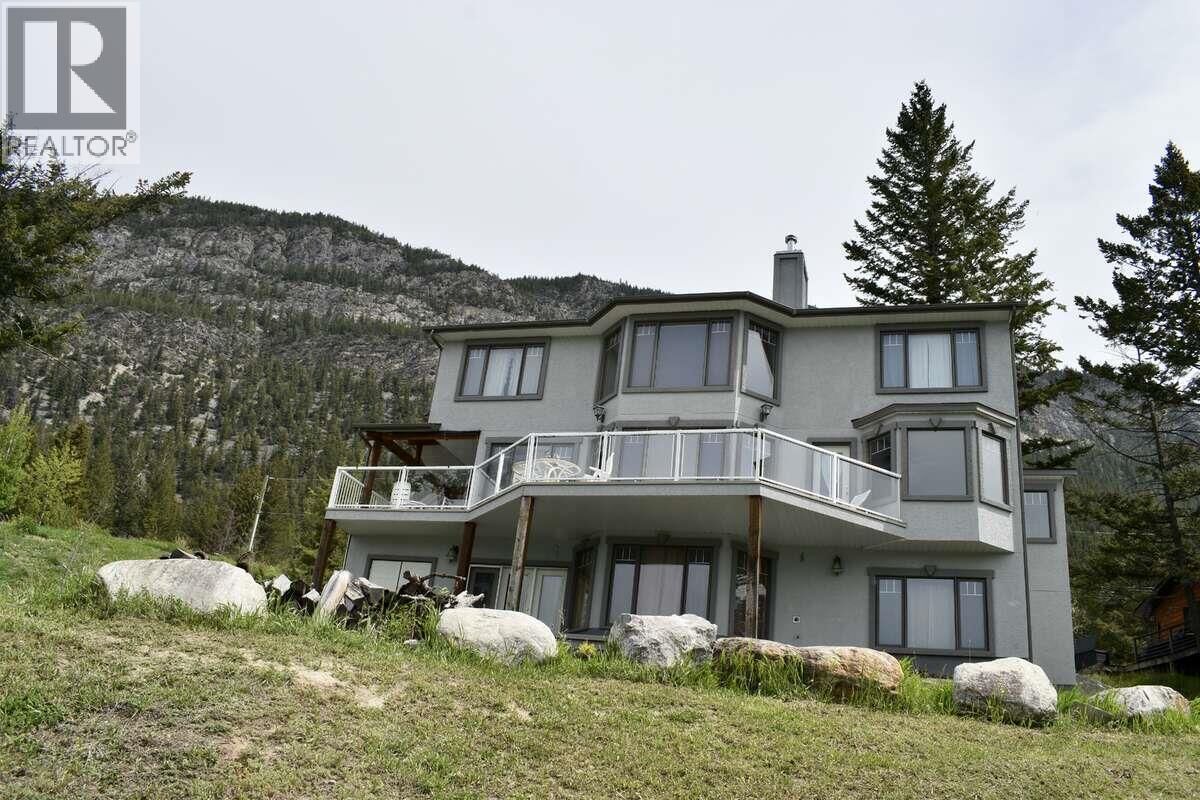 Property Photo: 8381 Richardson Crescent BC V0B 1B0