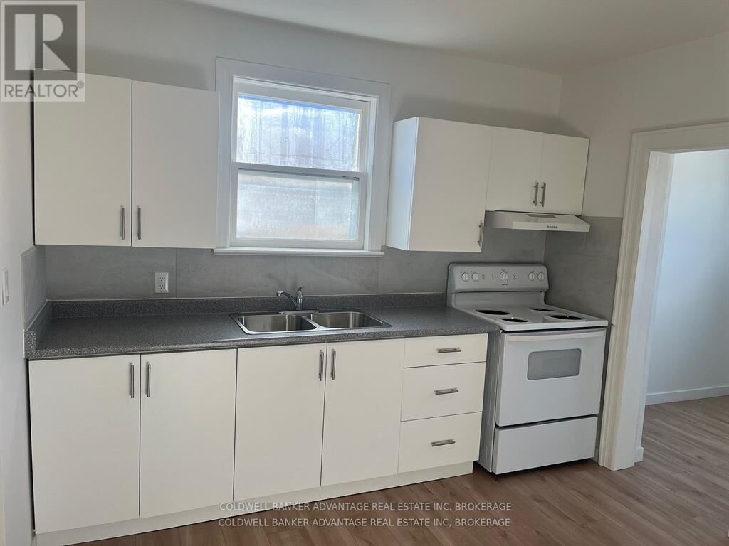 Property Photo:  832 King Street Upper  ON L3K 4J5 