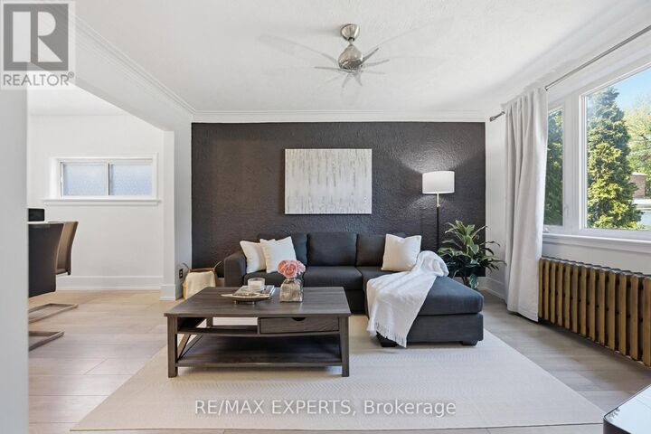 Property Photo:  221 Clonmore Drive  ON M1N 1Y4 