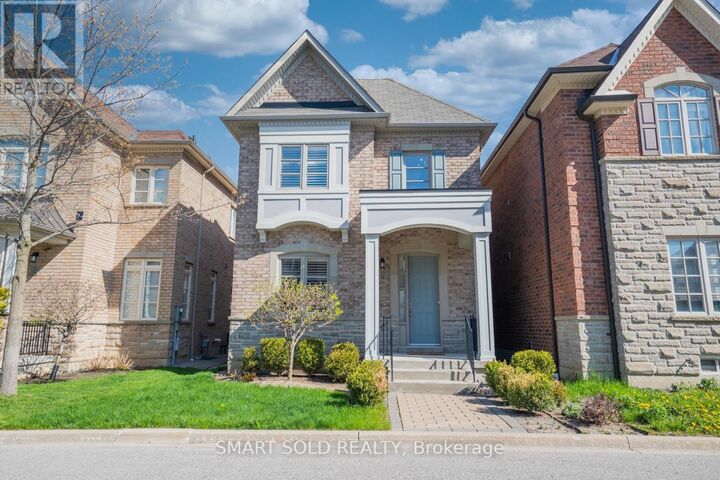 Property Photo: 22 Mayapple Lane North ON L4E 1B8